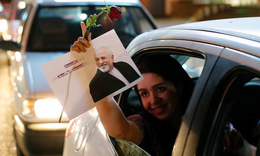 Πυρηνικό πρόγραμμα Ιράν: Στους δρόμους οι Ιρανοί για να γιορτάσουν τη συμφωνία (pics)