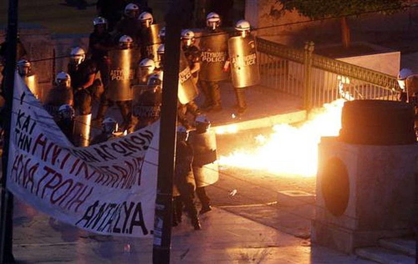 Δείτε φωτογραφίες από τα σοβαρά επεισόδια στο κέντρο της Αθήνας (photos)