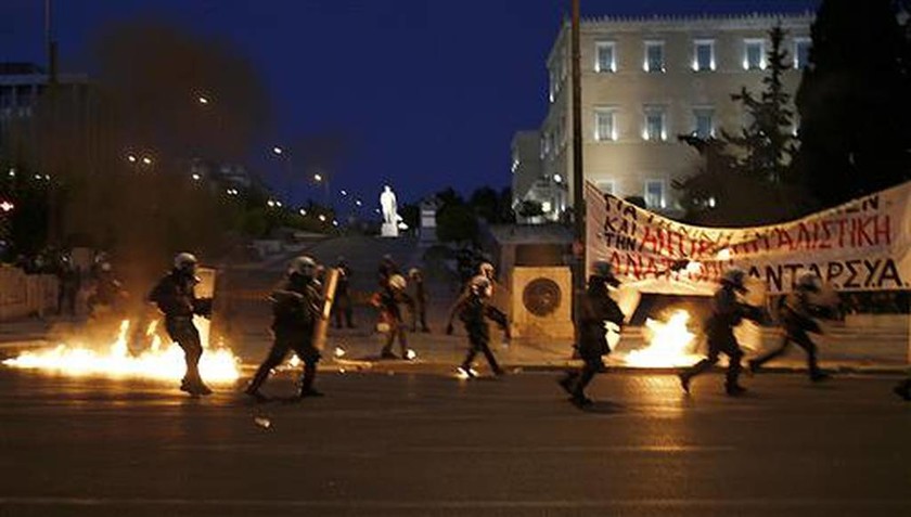 Δείτε φωτογραφίες από τα σοβαρά επεισόδια στο κέντρο της Αθήνας (photos)
