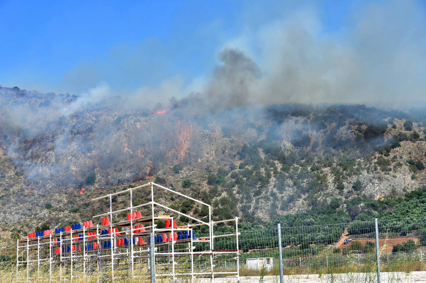 ΣΥΝΕΧΗΣ ΕΝΗΜΕΡΩΣΗ: Σε πλήρη εξέλιξη οι πυρκαγιές σε Μαλακάσα - Αργολίδα, σε ύφεση στη Νέα Αρτάκη