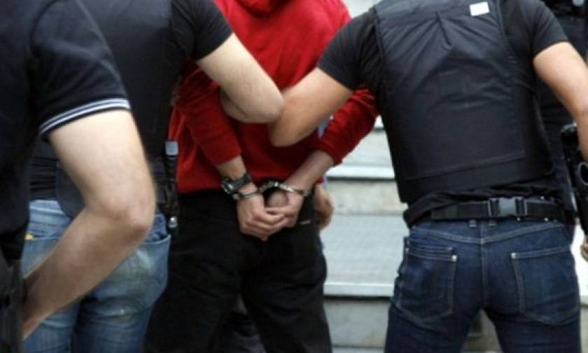 Κέρκυρα: Μαστροποί πιάστηκαν «στον ύπνο» από αστυνομικό που παρίστανε τον πελάτη