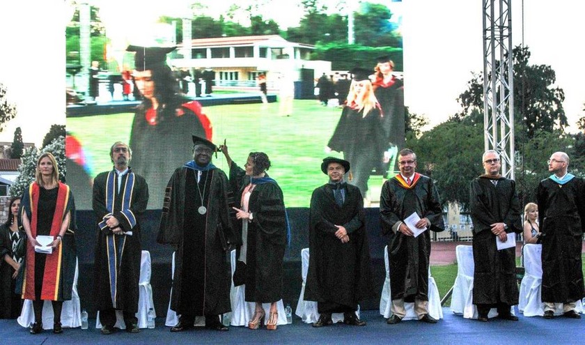 New York College: Εξωστρεφές και Πολυπολιτισμικό - Αποφοίτηση 2015 Αθήνα