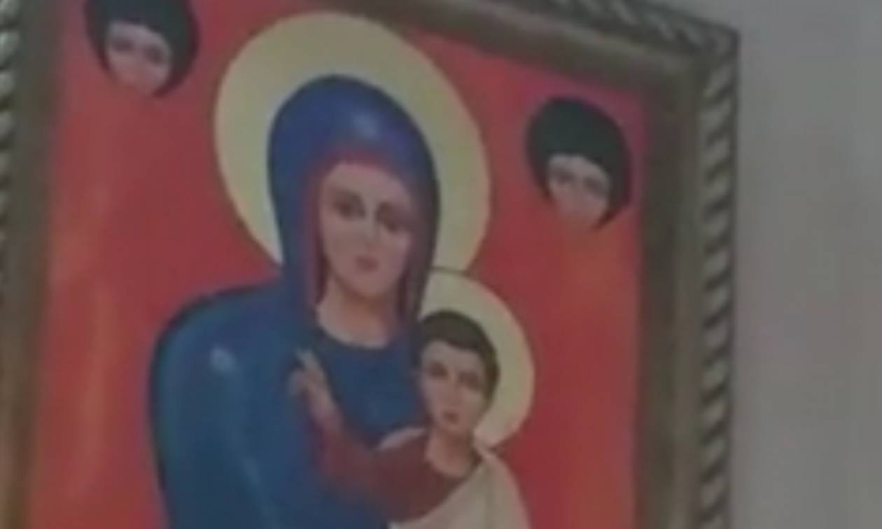 Χαμός στο διαδίκτυο: Βίντεο δείχνει μια εικόνα της Παναγίας να κινεί τα χείλη της κατά την προσευχή