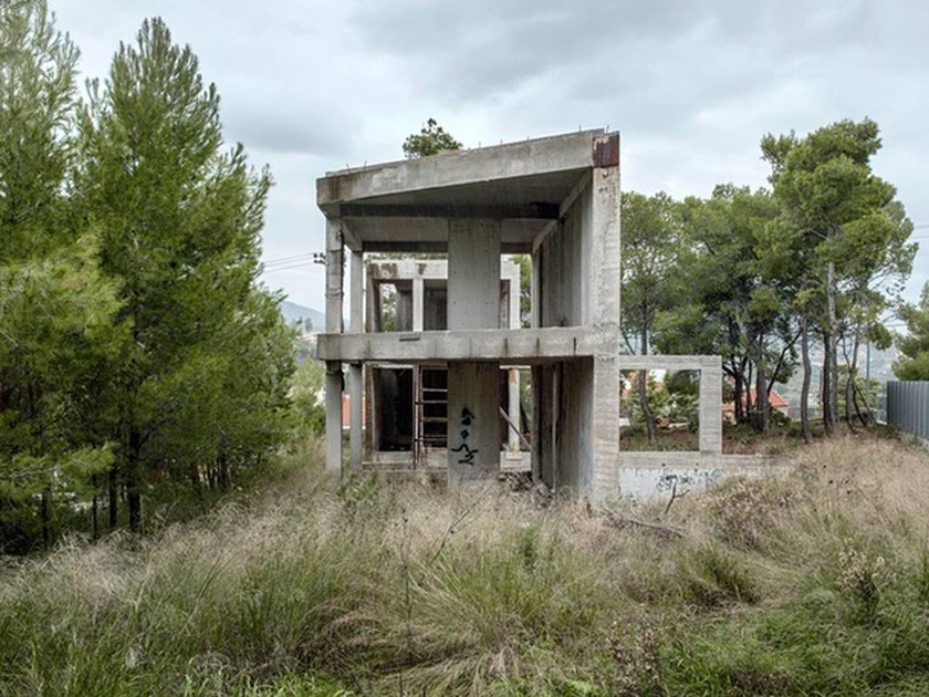 Guardian - Κατεστραμμένη ουτοπία: Οδοιπορικό στην συνοικία-νεκροταφείο της Ελλάδας (photos)