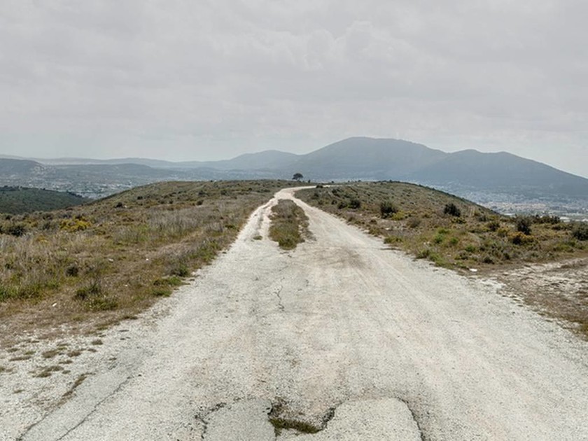 Guardian - Κατεστραμμένη ουτοπία: Οδοιπορικό στην συνοικία-νεκροταφείο της Ελλάδας (photos)