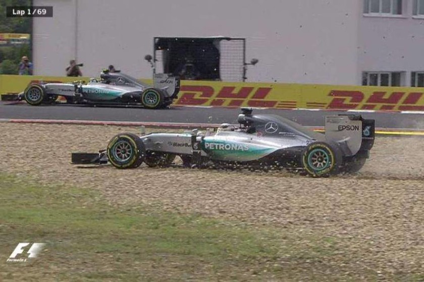 Ο Hamilton στην μάχη του με τον Rosberg για την τρίτη θέση βγήκε εκτός πίστας κι έχασε θέσεις