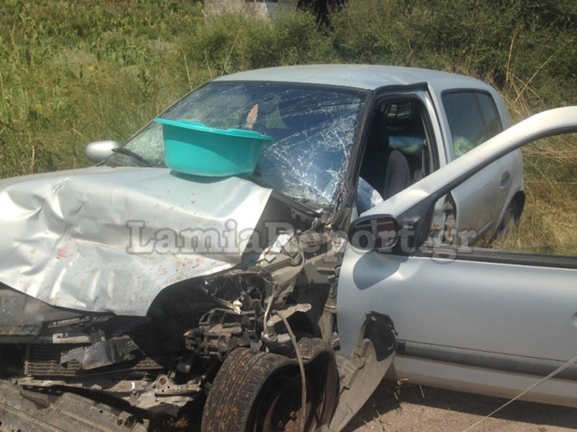 Τροχαίο με δύο σοβαρά τραυματίες στο δρόμο Λαμίας - Στυλίδας (photos)
