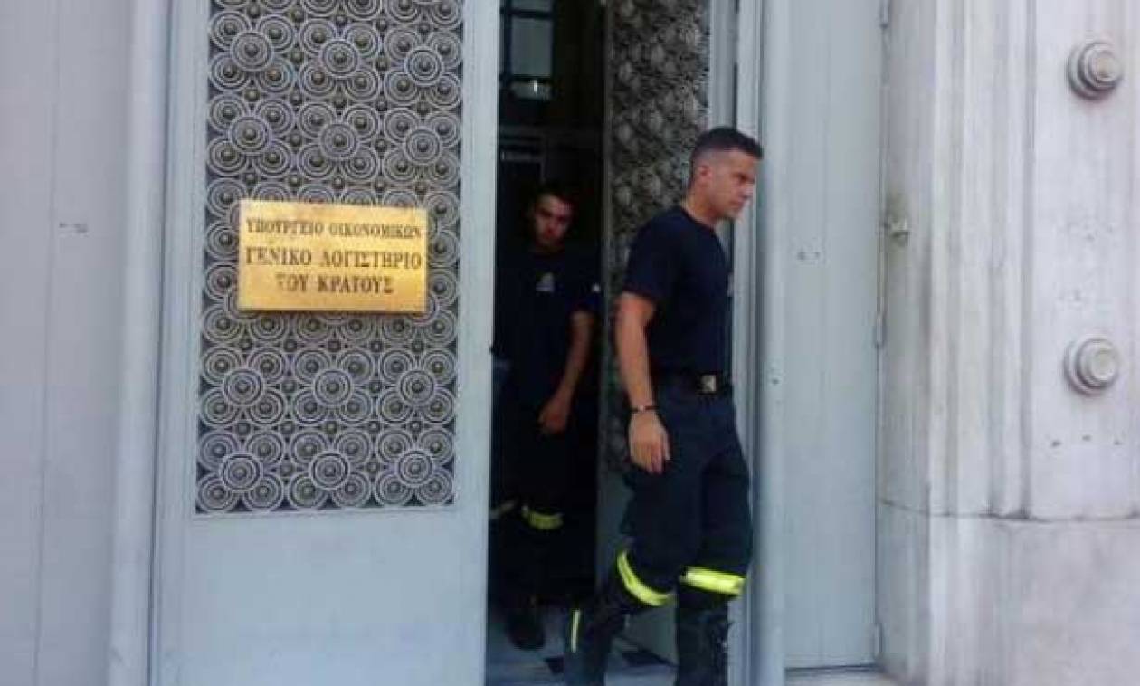 Μέλη του κλιμακίου της τρόικας εγκλωβίστηκαν σε ασανσέρ του ΓΛΚ