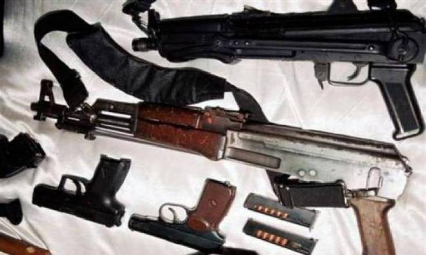 Patras police dismantle two gun-running outfits