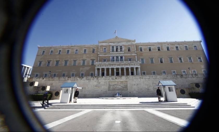 Γραφείο Προϋπολογισμού της Βουλής: Χρεοκοπία και Grexit δεν είναι αναπόφευκτο να συμβούν