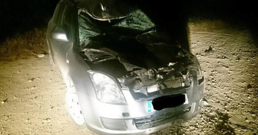 Ρόδος: Δείτε πώς έγινε το αμάξι μετά από μετωπική σύγκρουση με… αγελάδα! (Photo)
