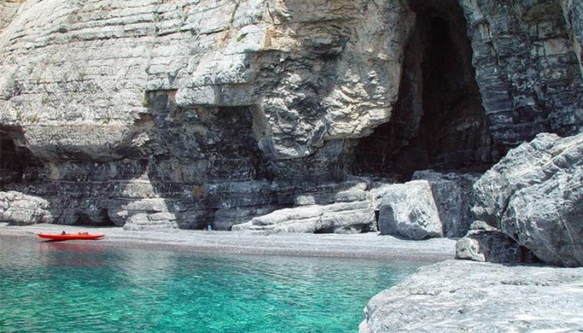 H πιο καλά κρυμμένη παραλία της Κρήτης, που μόνο οι ντόπιοι γνωρίζουν!