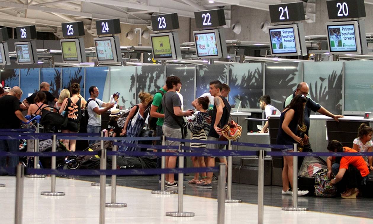 Αεροδρόμια Πάφου-Λάρνακας: 500.000 τουρίστες σε ένα 15ήμερο