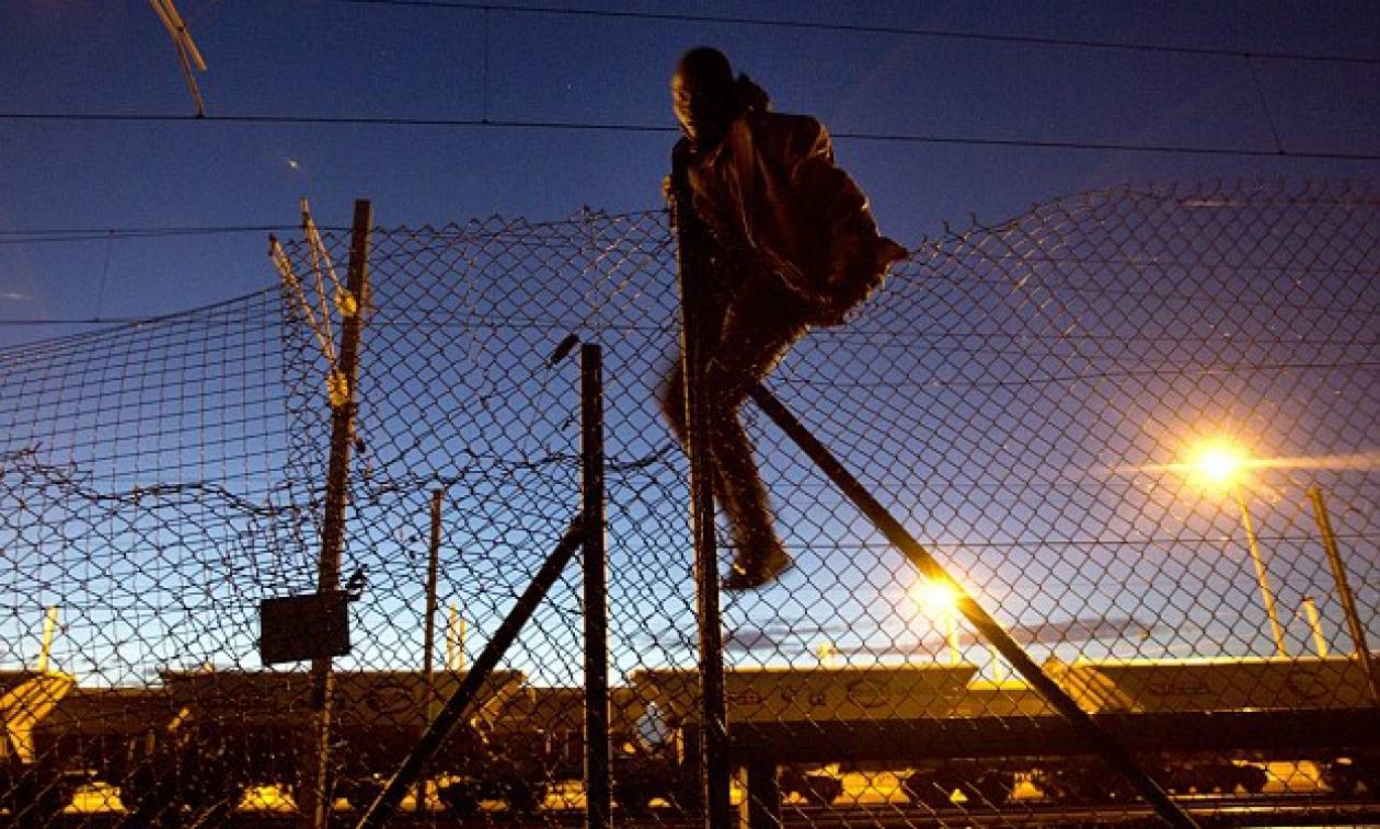 Μετανάστης κατάφερε να διασχίσει πεζή την υποθαλάσσια σήραγγα της Μάγχης φθάνοντας στη Βρετανία
