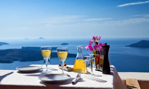 Oικονομικές διακοπές πέντε αστέρων στα ελληνικά νησιά!