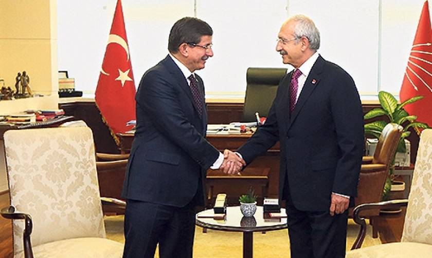 Τουρκία: Απέτυχαν οι διαπραγματεύσεις AK-CHP για το σχηματισμό κυβέρνησης