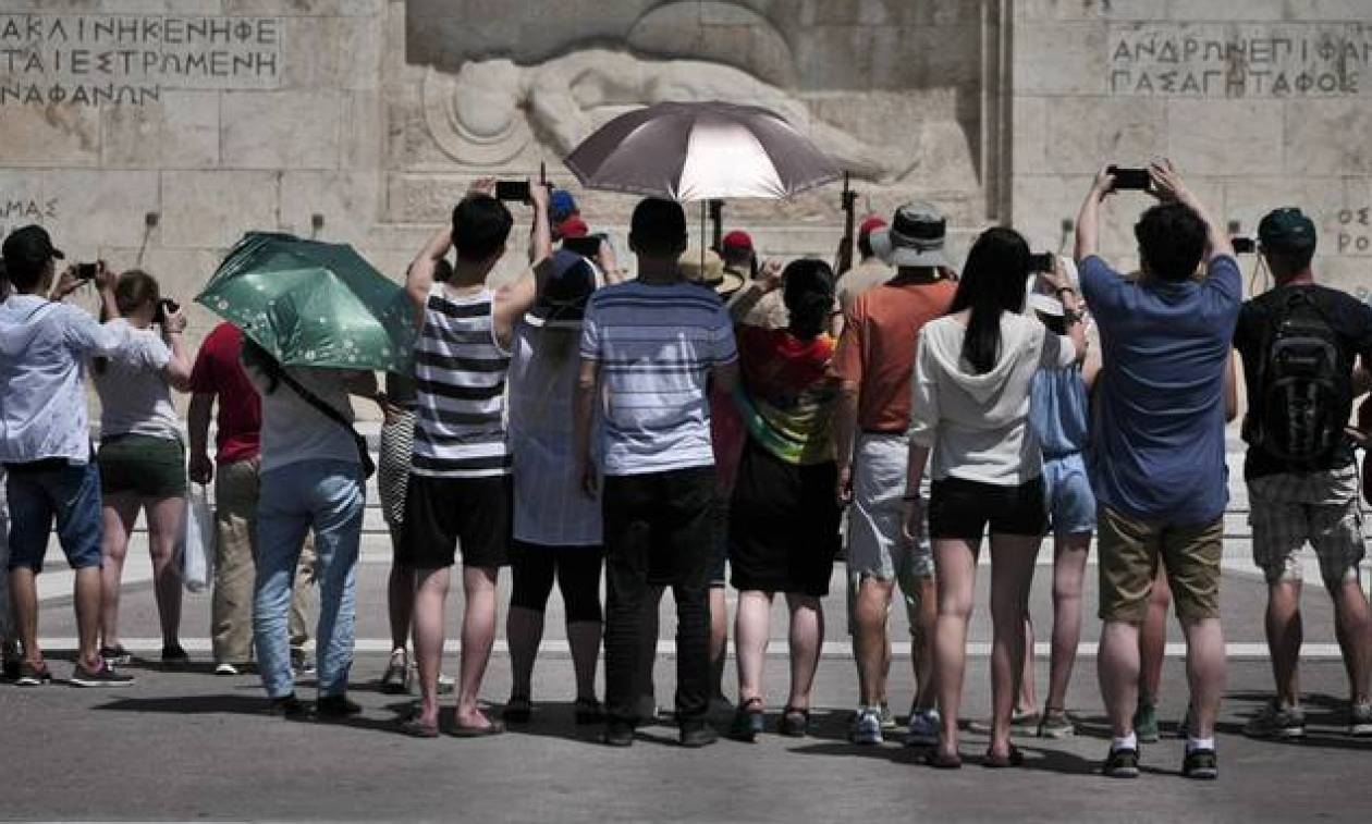 TUI: Ανάκαμψη στις κρατήσεις για την Ελλάδα