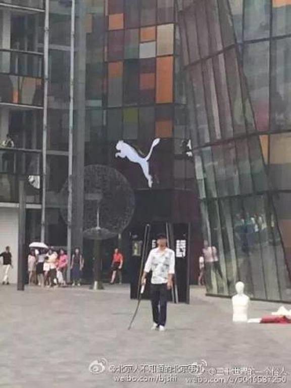 Σοκ στην Κίνα: Έσφαξε τη γυναίκα του με σπαθί! (σκληρές εικόνες + video)