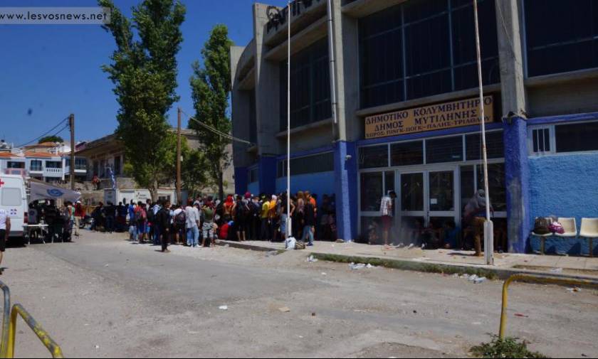 Λέσβος: Παραμένουν εγκλωβισμένοι χιλιάδες μετανάστες - Σύσκεψη για την επίλυση του προβλήματος