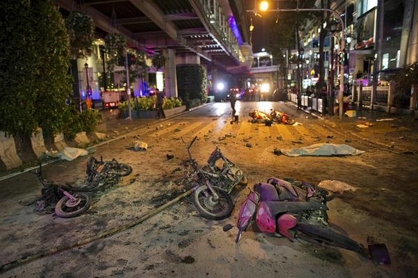 Τη στιγμή της έκρηξης στην Μπανγκόκ κατέγραψε κάμερα ασφαλείας (video & photos) 