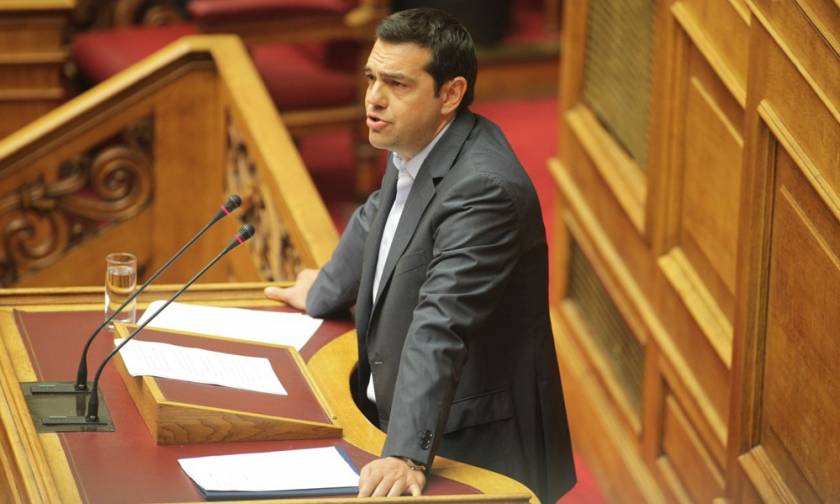 Ο Τσίπρας κλείνει τη Βουλή για να περάσουν οι εφαρμοστικοί από τα θερινά τμήματα