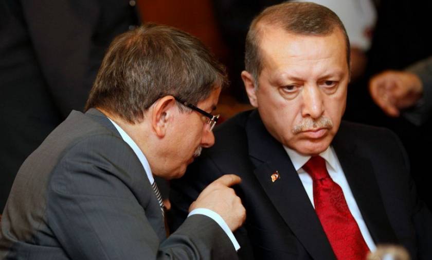 Τουρκία: Ο Νταβούτογλου επέστρεψε την εντολή σχηματισμού κυβέρνησης στον Ερντογάν
