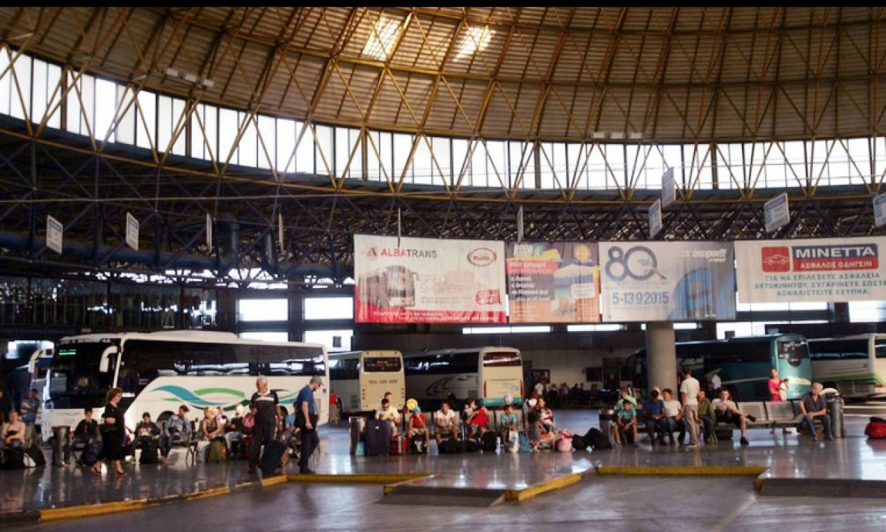 Με λεωφορεία του ΚΤΕΛ θα συνεχίσουν το ταξίδι τους οι μετανάστες του «Ελ. Βενιζέλος»