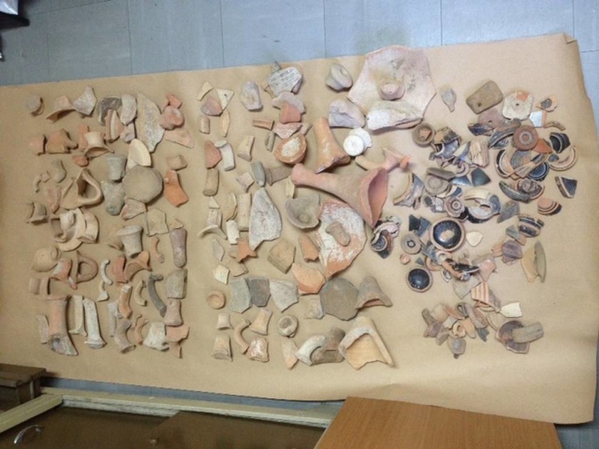 Συνελήφθη 51χρονος για καλλιέργεια κάνναβης και κατοχή αρχαίων αντικειμένων (photos)