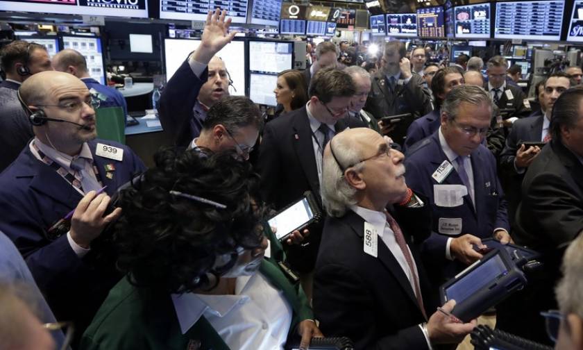 Τη μεγαλύτερη πτώση για το 2015 σημείωσε η Wall Street