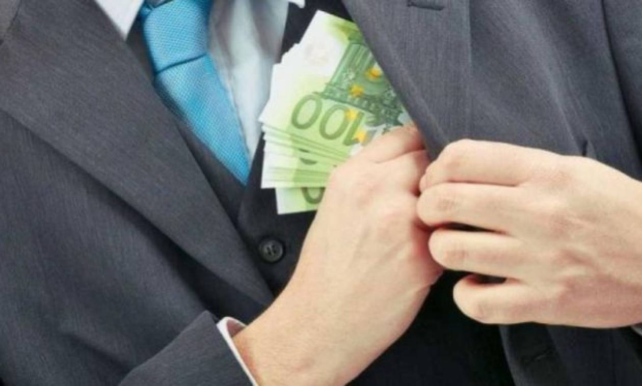 Ηλεία: «Μαϊμού» εφοριακός εξαπάτησε εφοριακό και απέσπασε 1.100 ευρώ