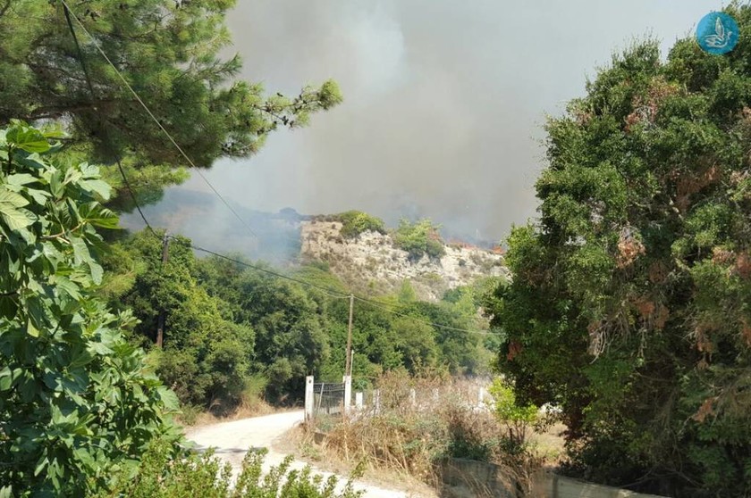 Μεγάλη πυρκαγιά στη Ρόδο (photos)
