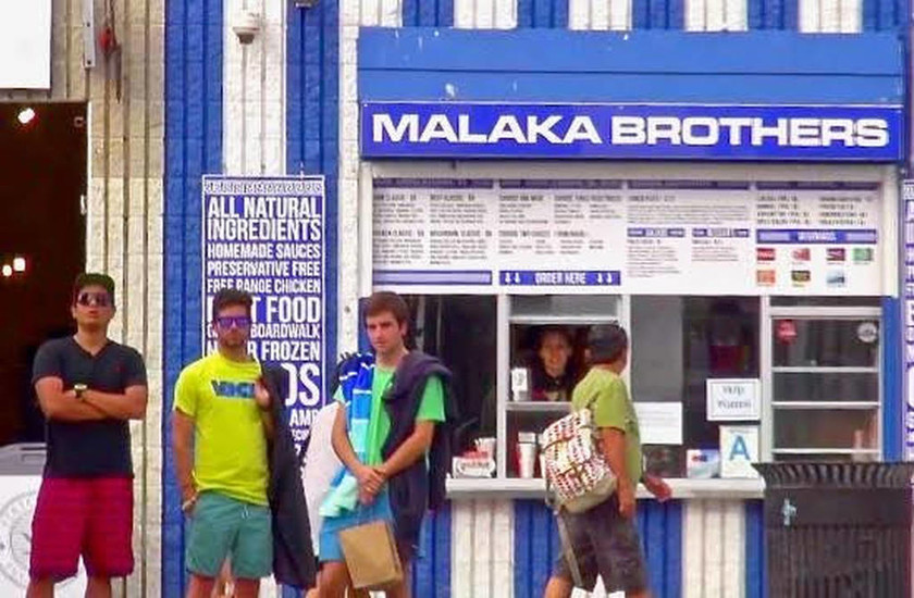 Malaka Brothers Gyro: Το απόλυτα ελληνικό σουβλατζίδικο που τρελαίνει το Λος Άντζελες (pics+vid)