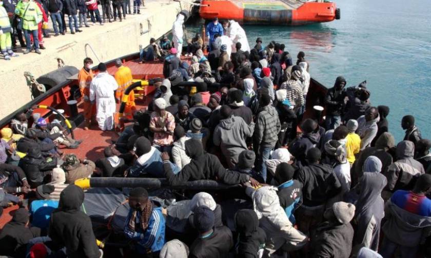 Ιταλία: Αποβιβάζονται 683 μετανάστες στο λιμάνι της Μεσσίνα, στη Σικελία