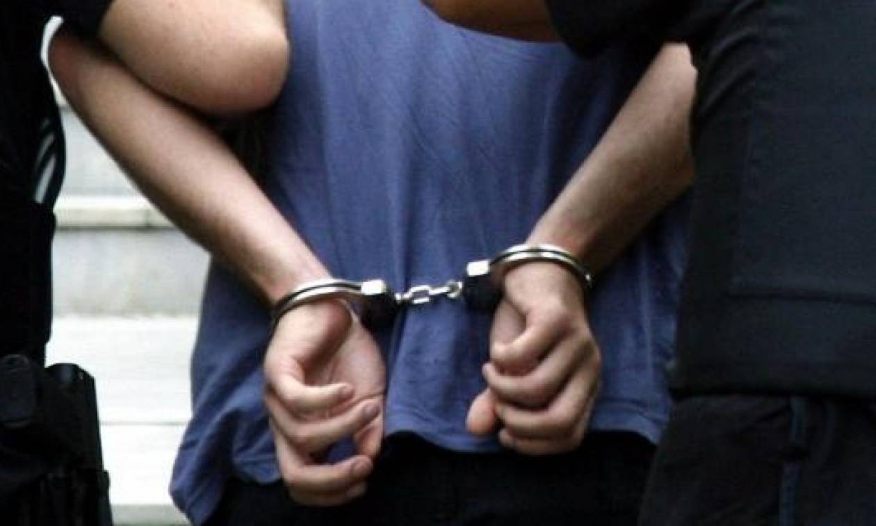 Σύλληψη αλλοδαπών με πλαστά ταξιδιωτικά έγγραφα σε Κρήτη και Καλαμάτα