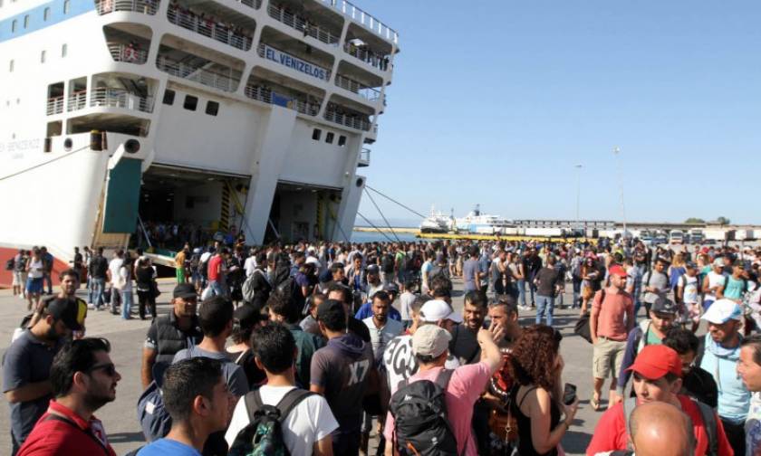 Μυτιλήνη: Πάνω από 3000 πρόσφυγες αναχώρησαν για τον Πειραιά