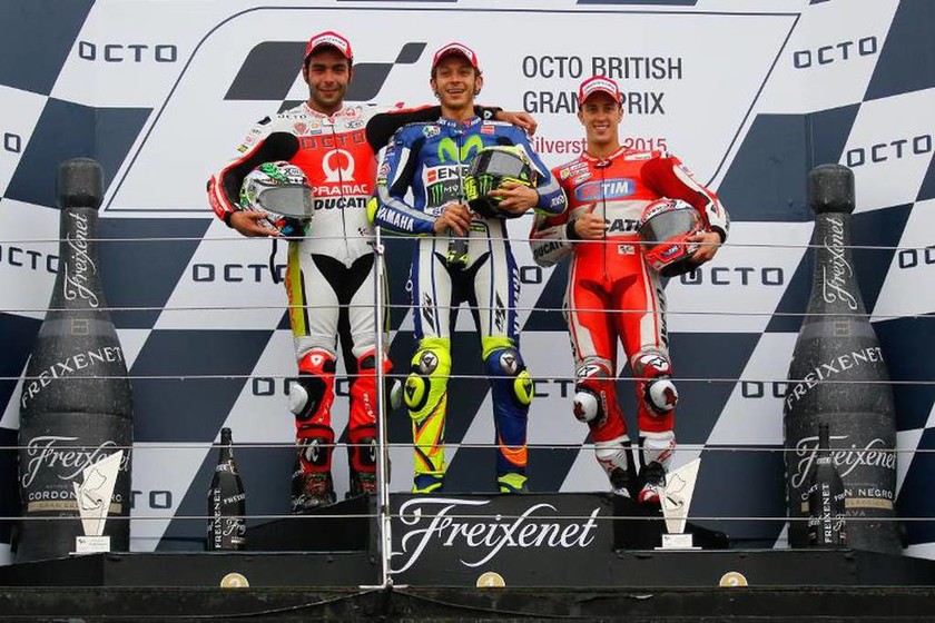 MotoGP Grand Prix Βρετανίας: Ο Rossi σέρβιρε το τσάι (photos)
