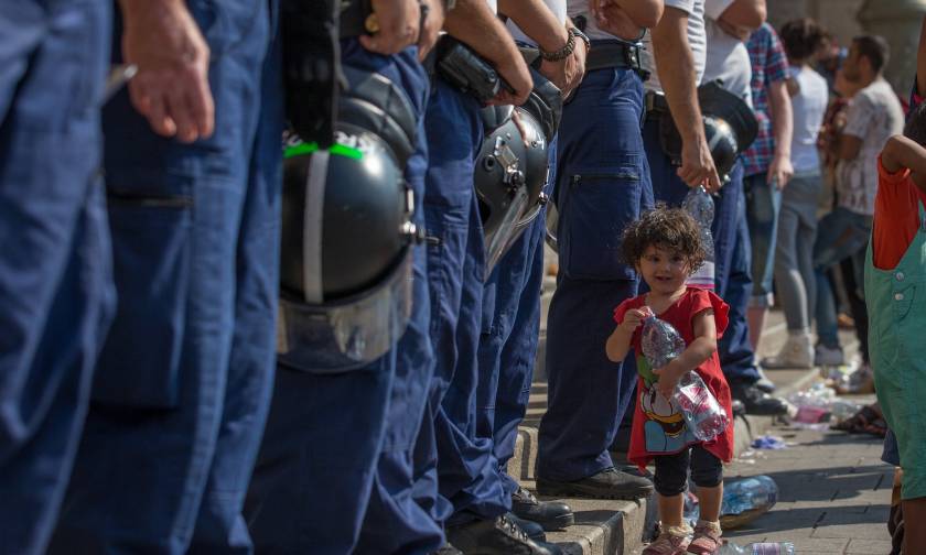 Μεταναστευτικό - Guardian: Η Ευρώπη πρέπει να ενωθεί απέναντι σε ένα στρατηγικό ζήτημα