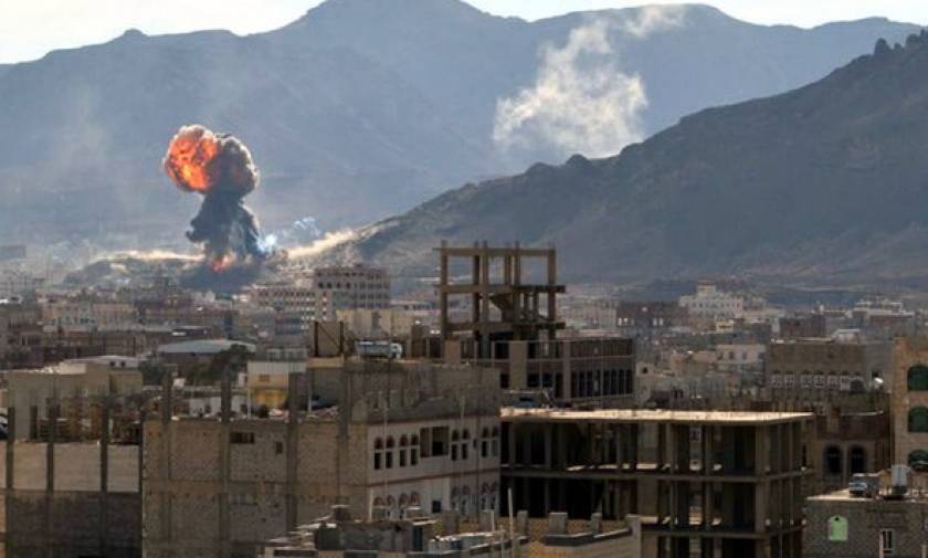 Υεμένη: Βομβαρδισμοί στη Σαναά από τις συμμαχικές δυνάμεις με στόχο τους Χούτι