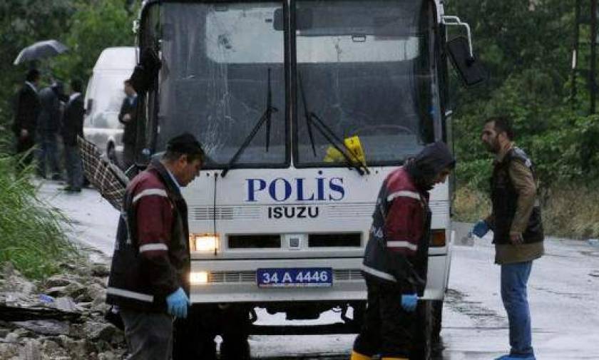 Τουρκία: 12 νεκροί αστυνομικοί από βομβιστική επίθεση