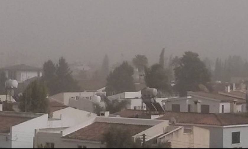Αφόρητη ζέστη και σκόνη στην Κύπρο