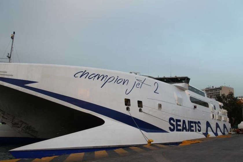 Η συνέντευξη δόθηκε στο επιβατηγό-οχηματαγωγό Champion Jet2 της SEAJETS