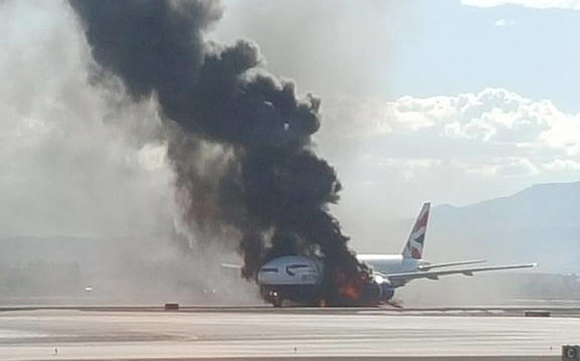 Πανικός σε πτήση των British Airways -Το αεροπλάνο πήρε φωτιά κατά την απογείωση (photos+video)
