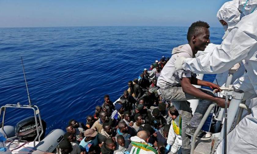 Η Κομισιόν επεξεργάζεται τη «μπλε κάρτα» για τη μετανάστευση