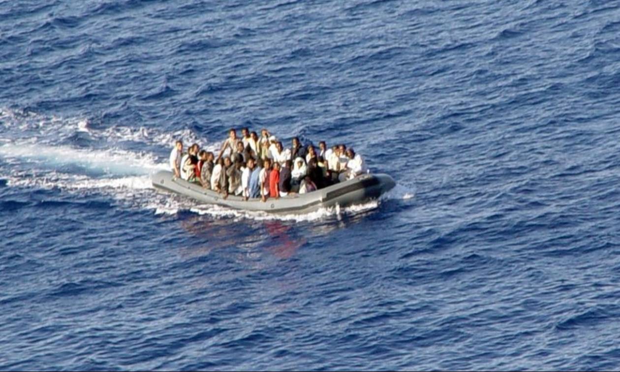 Daily Mail: Λιμενικοί ληστεύουν μετανάστες - Η απάντηση του Λιμενικού