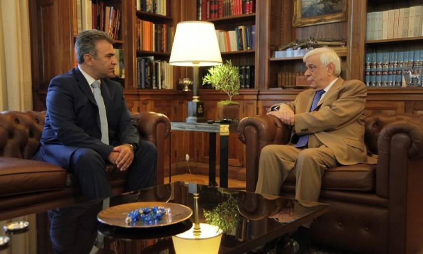 Παυλόπουλος: Ζήτησε έκτακτη Σύνοδο Κορυφής για το προσφυγικό