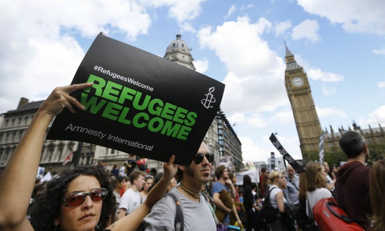 Διχασμένη η Ευρώπη - Διαδηλώσεις υπέρ και κατά των προσφύγων