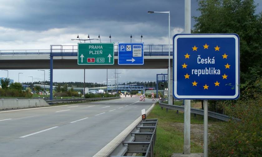 Ενισχύονται οι έλεγχοι στα σύνορα Τσεχίας - Αυστρίας