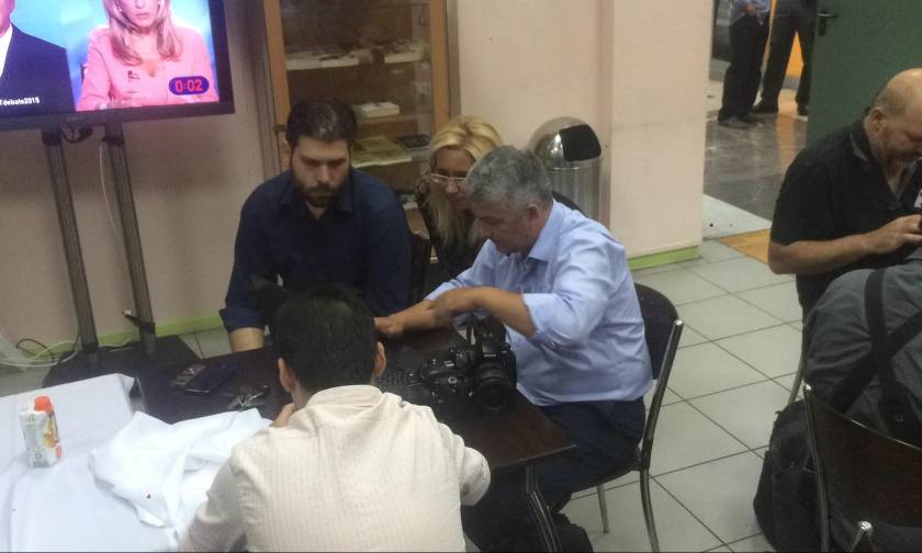 Ντιμπέιτ: Η τηλεοπτική αναμέτρηση Τσίπρα - Μεϊμαράκη από το κυλικείο της ΕΡΤ (photos)