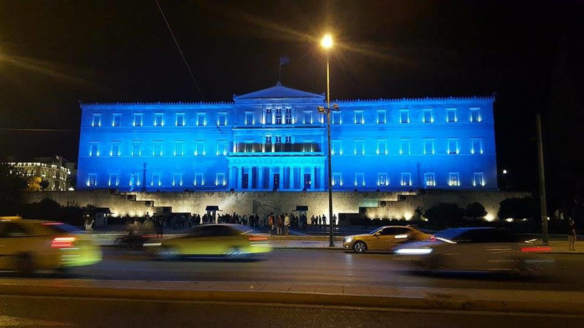 Στα… μπλε η Βουλή – Δείτε γιατί (photos)   