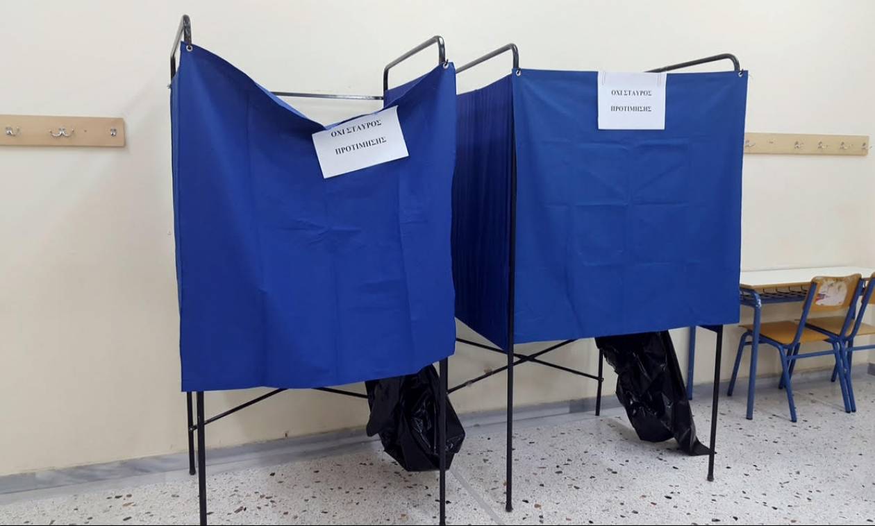 Εκλογές 2015: Oι πρώτες εικόνες από τα εκλογικά κέντρα